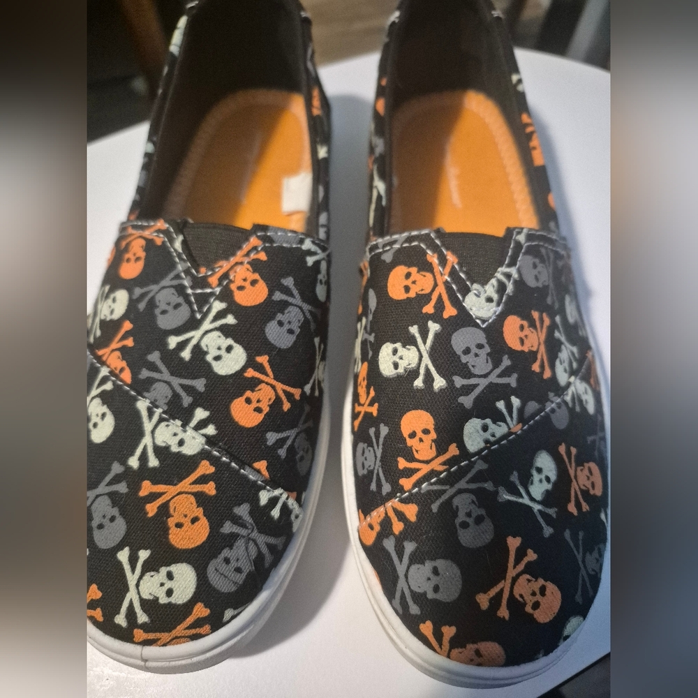 Black and Orange Skull Moccasins Slip-On
